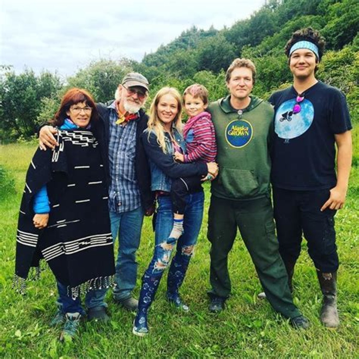 Jewel returns to the Kilcher family homestead for Alaska The Last Frontier Season 6 reunion
