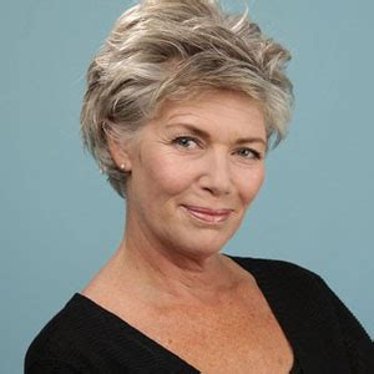 Remembering Kelly McGillis: A 2018 Obituary Reflection